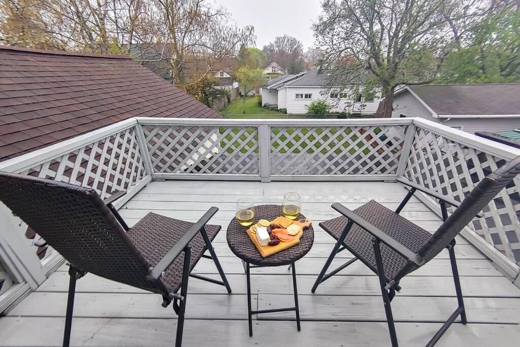 Historic W/Deck, King Bed & Air By Lake Michigan Manistee Exterior photo